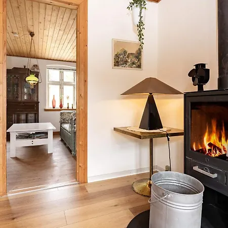 Semesterbostad Scenic Retreat With Fireplace & Terrace