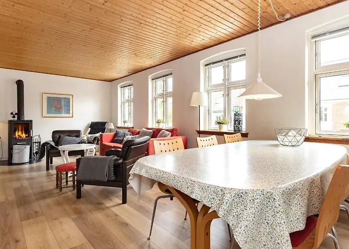 Scenic Retreat With Fireplace & Terrace Casa vacanze *