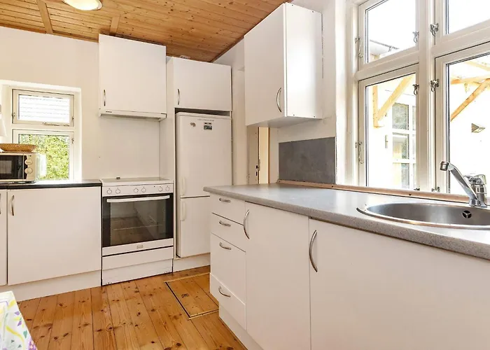 Scenic Retreat With Fireplace & Terrace Hébergement de vacances Marstal