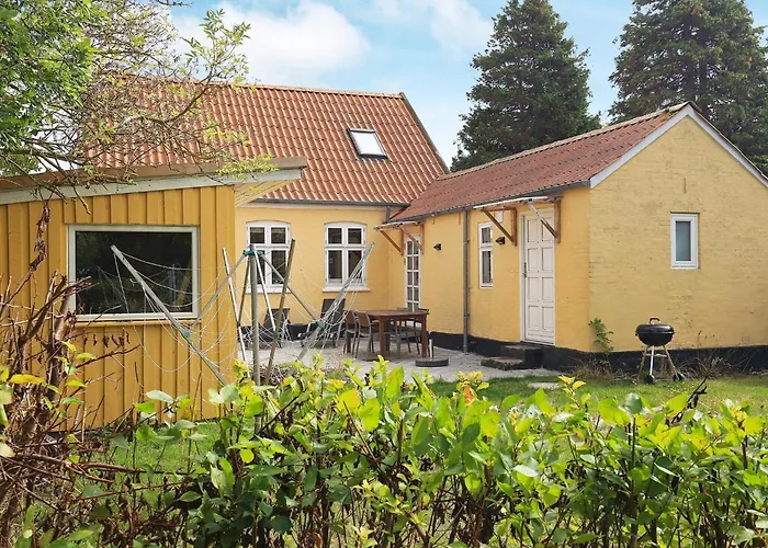 Scenic Retreat With Fireplace & Terrace Casa vacanze