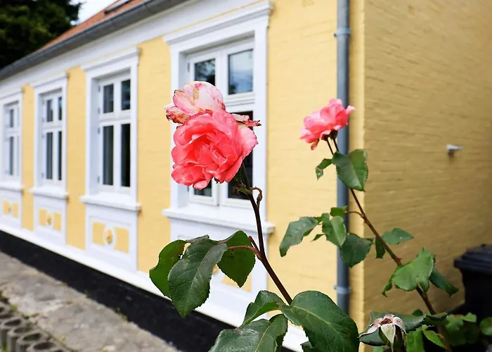 Scenic Retreat With Fireplace & Terrace Casa vacanze