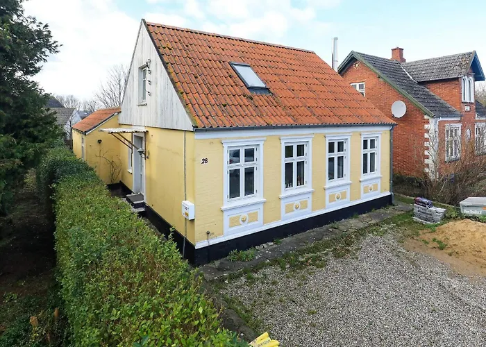 Scenic Retreat With Fireplace & Terrace Hébergement de vacances